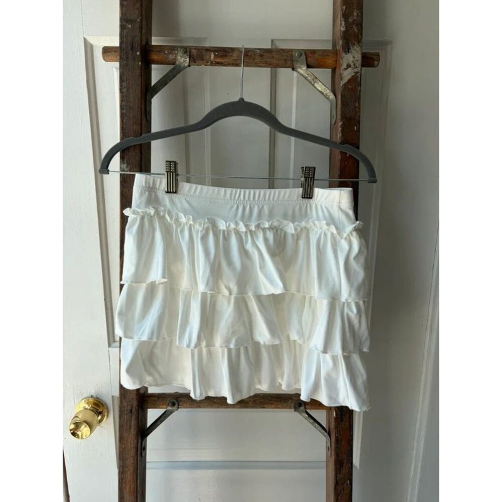 SHEIN medium white ruffle skirt with bow